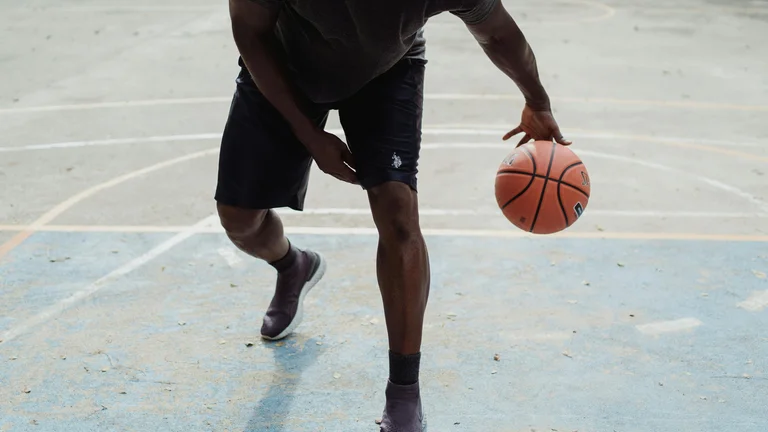 Tutorial de Alongamento para Jogadores de Basquete