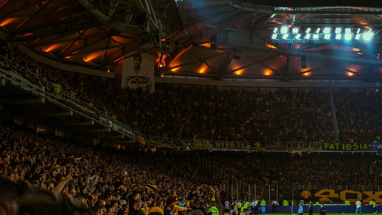 Como a Torcida Afeta o Desempenho em Casa