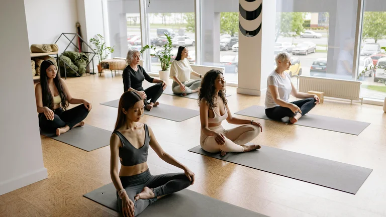 Aprimore sua Postura no Yoga Esportivo com Dicas Práticas
